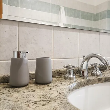 Bright Port View Apartment- Free Parking Cagliari