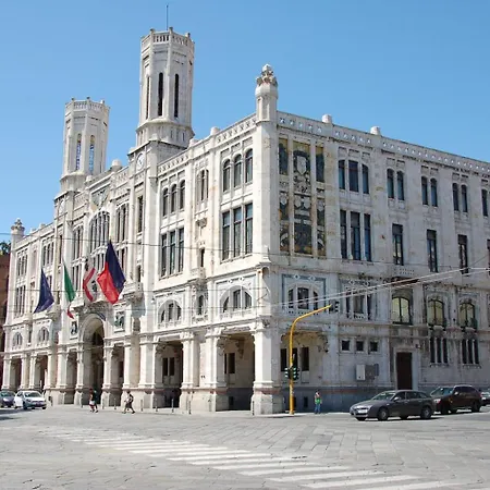 Bright Port View Apartment- Free Parking Apartment Cagliari