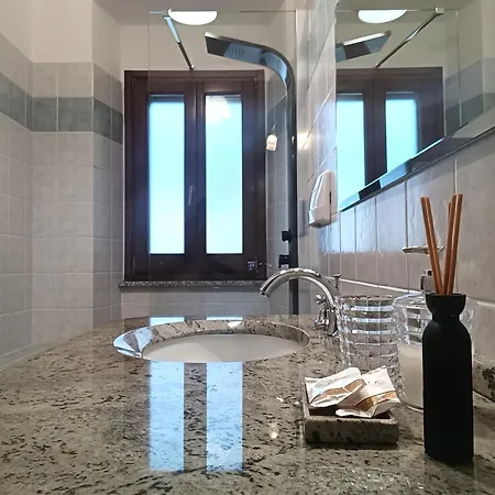 Apartment Bright Port View Apartment- Free Parking *